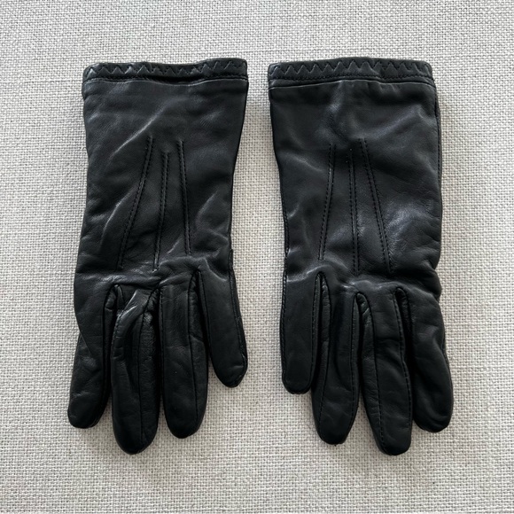 ROOTS Genuine Leather Gloves - Picture 2 of 3